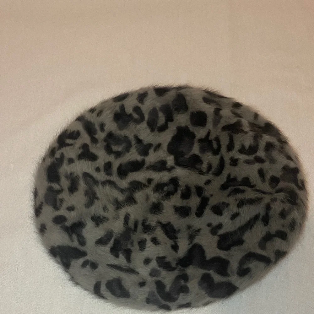 Parkhurst Gray and Black Animal Print Beret - Picture 4 of 6